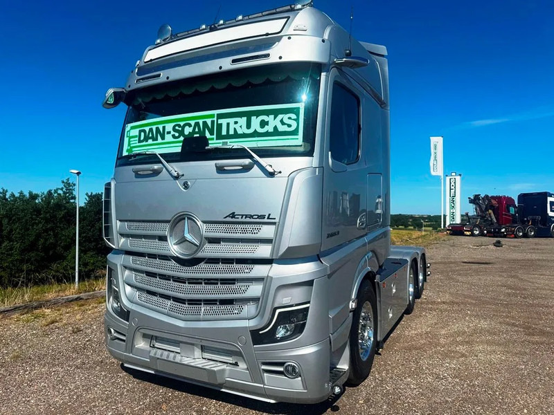 Mercedes-Benz Actros 2653 Special Interior. 6x2 3250mm weelbase. Air / Air suspension. hydr. syatem. Invertor. Micro wave. - Tractor unit: picture 4 Mercedes-Benz Actros 2653 Special Interior. 6x2 3250mm weelbase. Air / Air suspension. hydr. syatem. Invertor. Micro wave. - Tractor unit: picture 4