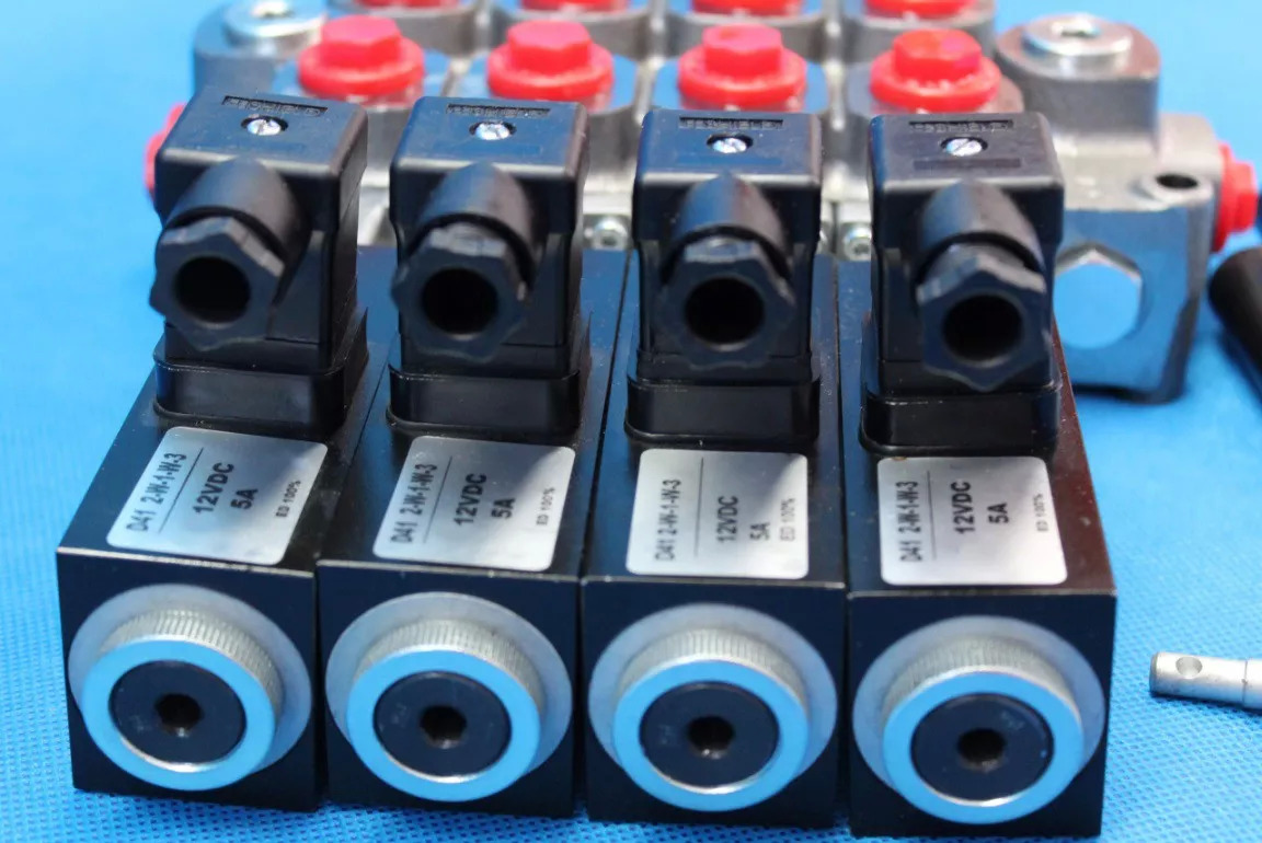 Agricultural machinery Galtech 4 Functions Valve 60L/min 12/24V + Radio Remote Juuko 800: picture 10 Agricultural machinery Galtech 4 Functions Valve 60L/min 12/24V + Radio Remote Juuko 800: picture 10