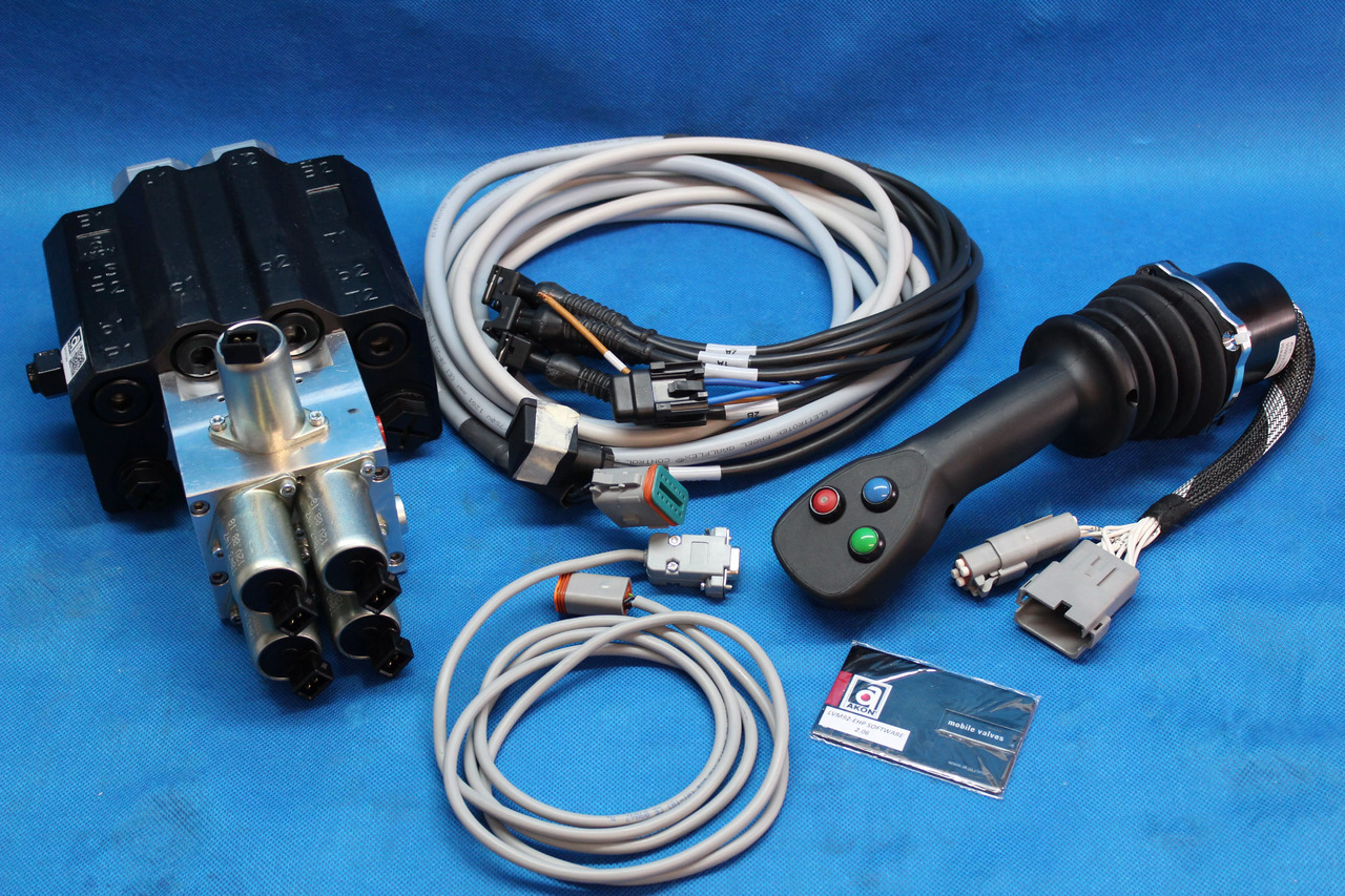 Joystick + AKON LVM92 Proportional Valve 90 L/Min 2 Sections for Loader, Closed - Front loader for tractor for Truck: picture 1 Joystick + AKON LVM92 Proportional Valve 90 L/Min 2 Sections for Loader, Closed - Front loader for tractor for Truck: picture 1