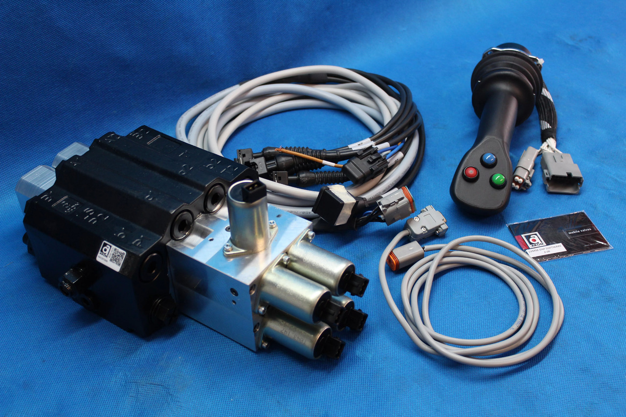 Joystick + AKON LVM92 Proportional Valve 90 L/Min 2 Sections for Loader, Closed - Front loader for tractor for Truck: picture 2 Joystick + AKON LVM92 Proportional Valve 90 L/Min 2 Sections for Loader, Closed - Front loader for tractor for Truck: picture 2
