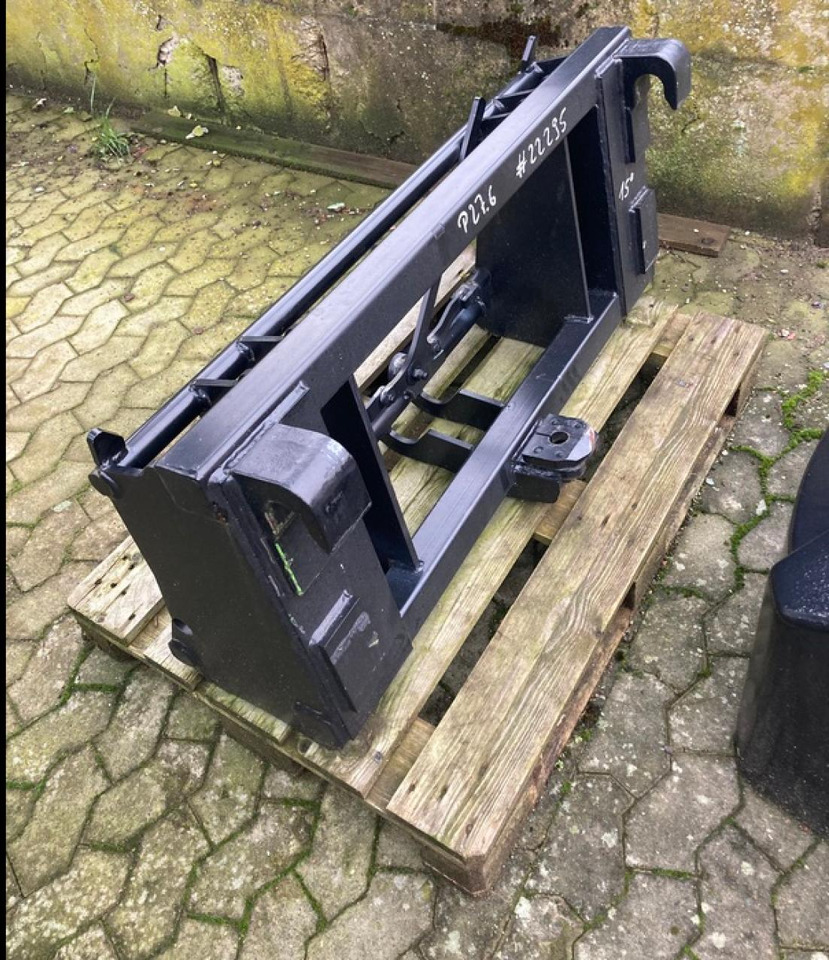 ADAPTER MERLO/EURO - Bucket: picture 1 ADAPTER MERLO/EURO - Bucket: picture 1