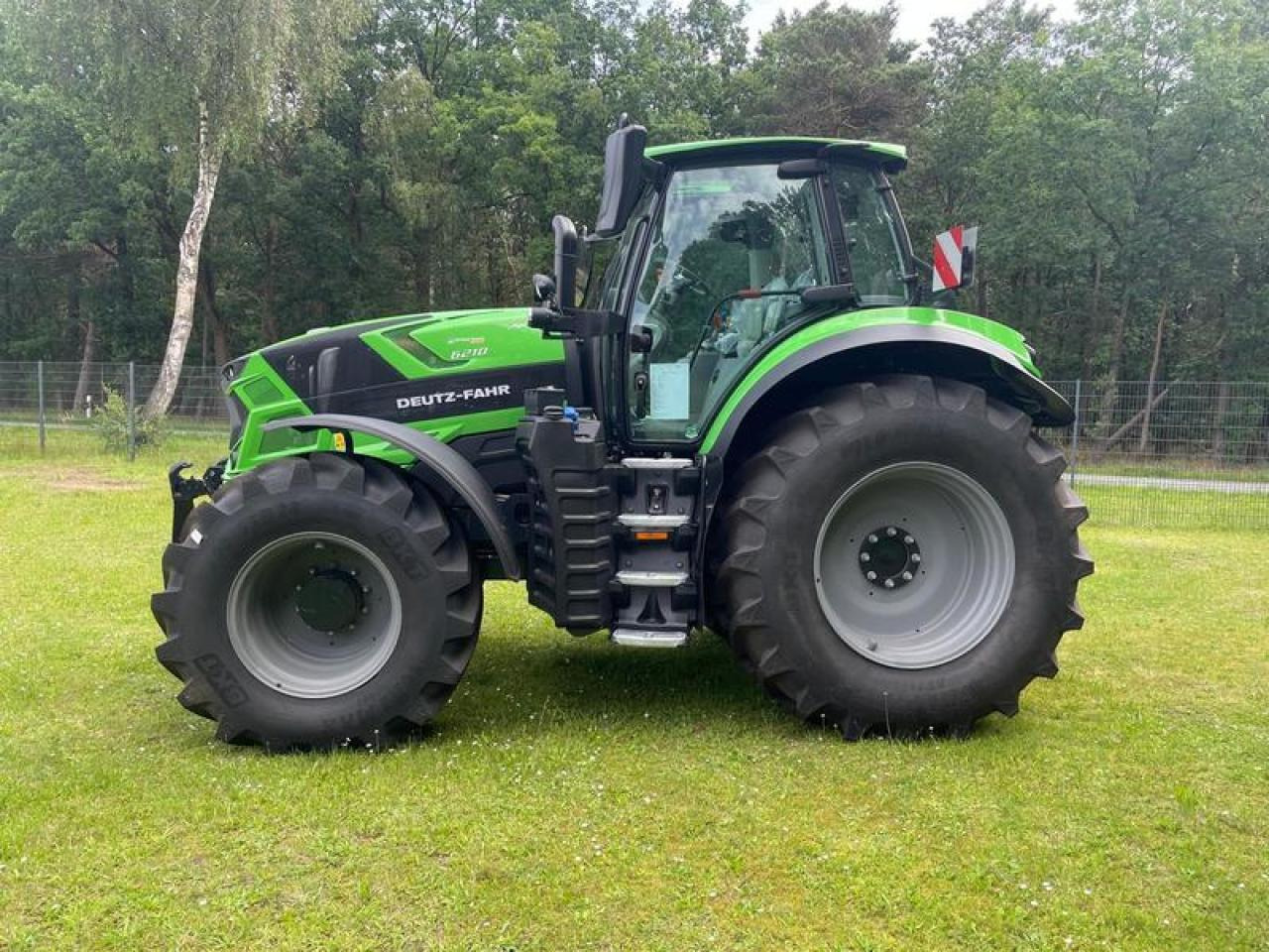 Deutz-Fahr 6210 PSHIFT AKTION - Farm tractor: picture 2 Deutz-Fahr 6210 PSHIFT AKTION - Farm tractor: picture 2