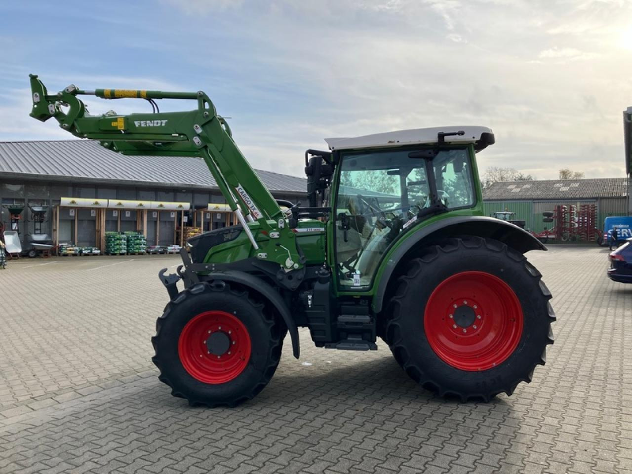 Fendt VARIO 211 - Farm tractor: picture 2 Fendt VARIO 211 - Farm tractor: picture 2