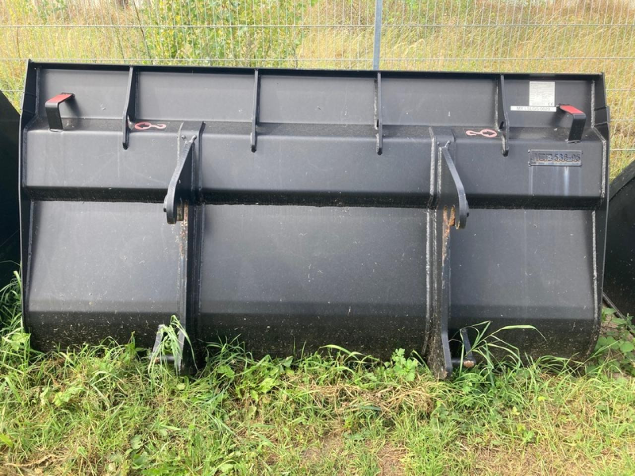 JCB LSB LEICHTGUTSCHAUFEL JCB Q-FIT - Loader bucket: picture 3 JCB LSB LEICHTGUTSCHAUFEL JCB Q-FIT - Loader bucket: picture 3
