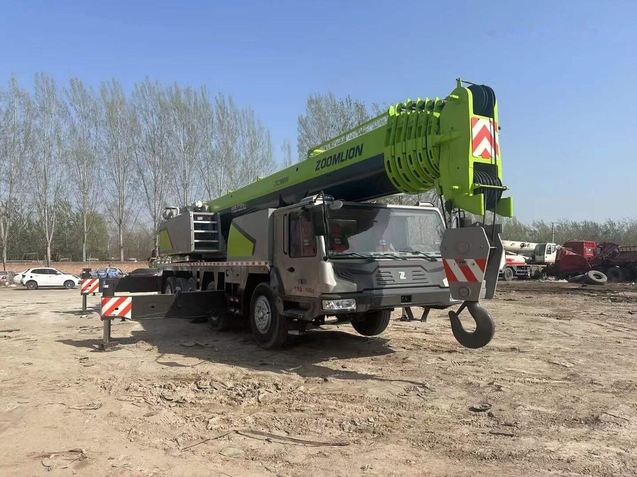 Zoomlion Zoomlion ZTC900V ZTC800V ZTC550V ZTC500V truck cranes - Mobile crane: picture 4 Zoomlion Zoomlion ZTC900V ZTC800V ZTC550V ZTC500V truck cranes - Mobile crane: picture 4