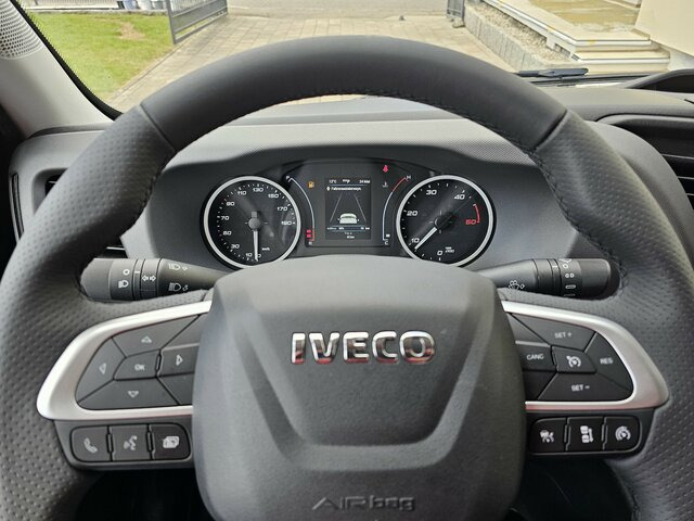 IVECO Daily 35S18HA8 3.0 Hi-Matic AHK Tachograph LED - Closed box van: picture 5 IVECO Daily 35S18HA8 3.0 Hi-Matic AHK Tachograph LED - Closed box van: picture 5