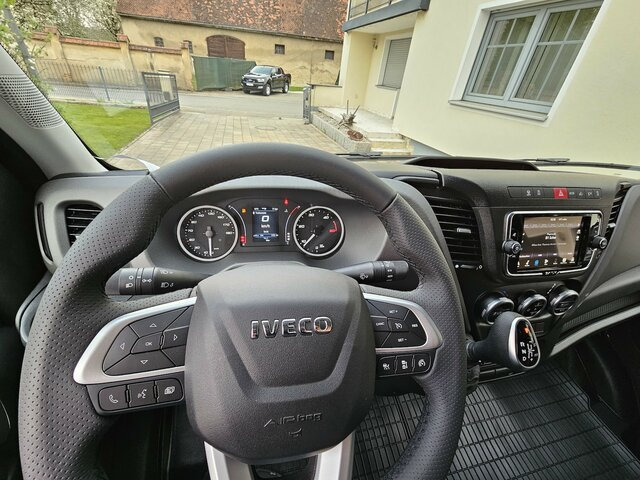 IVECO Daily 35S18HA8V DOKA Snoeks Mixto Hi-Matic 16m³ - Panel van, Combi van: picture 3 IVECO Daily 35S18HA8V DOKA Snoeks Mixto Hi-Matic 16m³ - Panel van, Combi van: picture 3