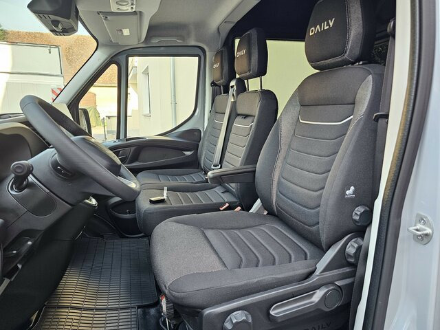 IVECO Daily 35S18HA8V L2H2 DOKA Hi-Matic 2xSchiebetür... - Panel van, Combi van: picture 3 IVECO Daily 35S18HA8V L2H2 DOKA Hi-Matic 2xSchiebetür... - Panel van, Combi van: picture 3