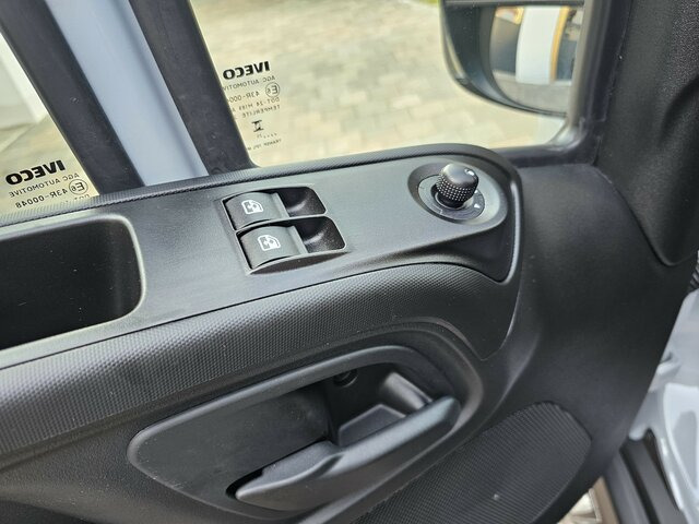 IVECO Daily 35S18HA8V L2H2 DOKA Hi-Matic 2xSchiebetür... - Panel van, Combi van: picture 2 IVECO Daily 35S18HA8V L2H2 DOKA Hi-Matic 2xSchiebetür... - Panel van, Combi van: picture 2