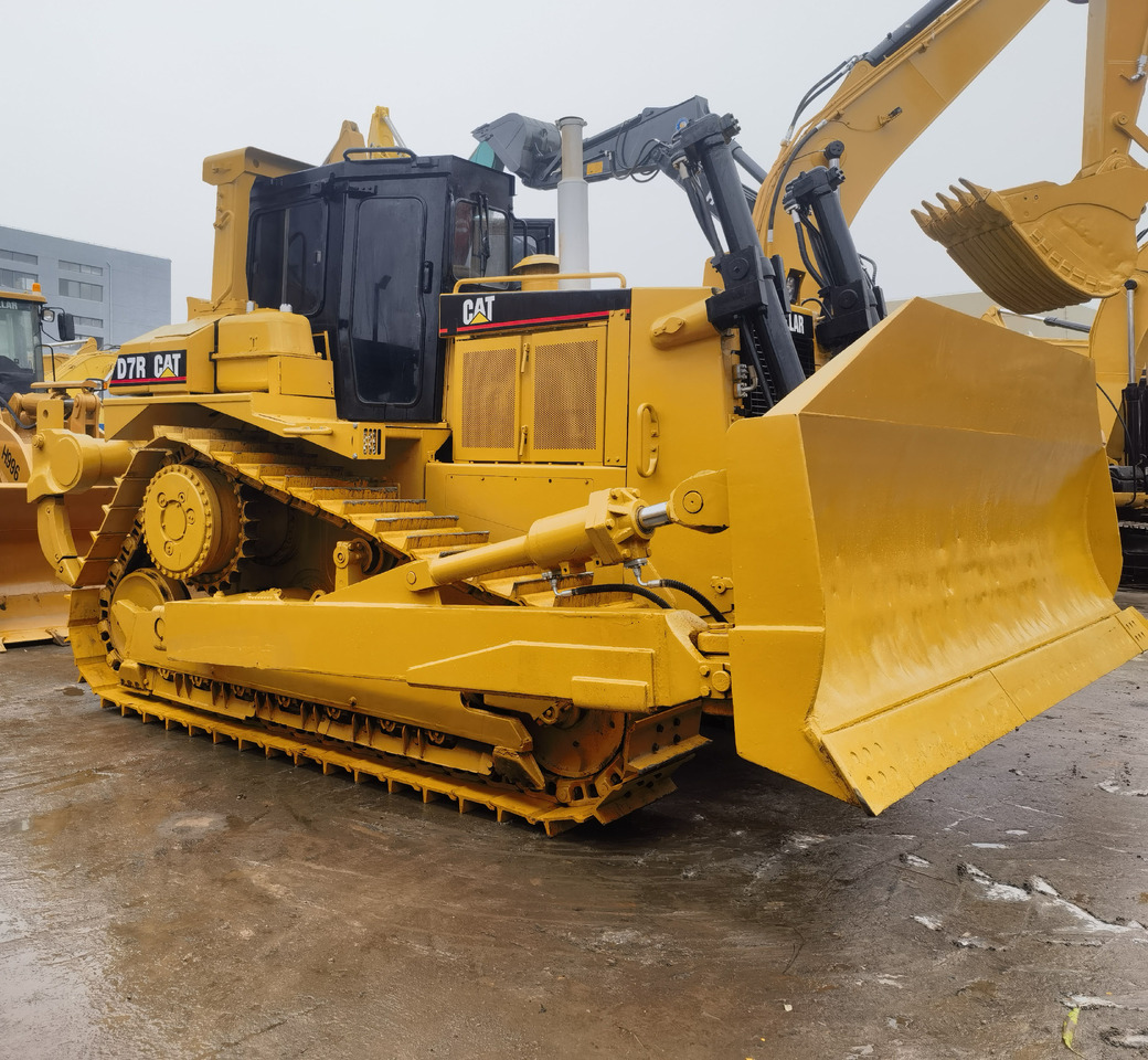 Caterpillar D7R Bulldozer - Bulldozer: picture 1 Caterpillar D7R Bulldozer - Bulldozer: picture 1