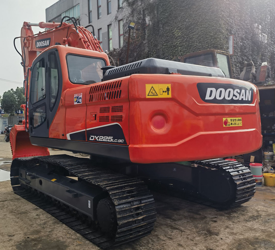DOOSAN Doosan DX225LC-9c Crawler excavator - Crawler excavator: picture 2 DOOSAN Doosan DX225LC-9c Crawler excavator - Crawler excavator: picture 2