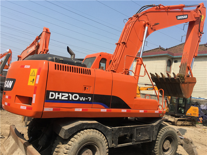 Doosan DH210w-7 wheel excavator - Wheel excavator: picture 1 Doosan DH210w-7 wheel excavator - Wheel excavator: picture 1