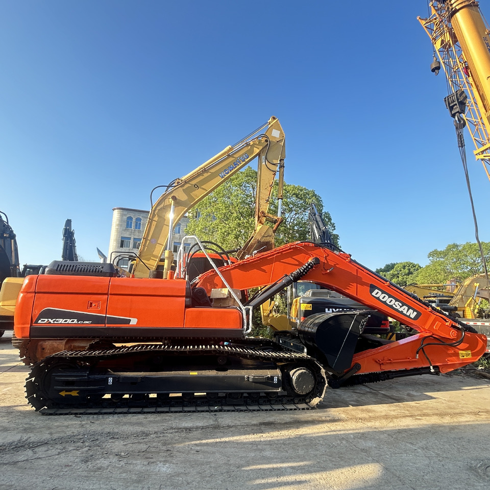 Doosan DX300LC-9c Crawler Excavator - Crawler excavator: picture 2 Doosan DX300LC-9c Crawler Excavator - Crawler excavator: picture 2