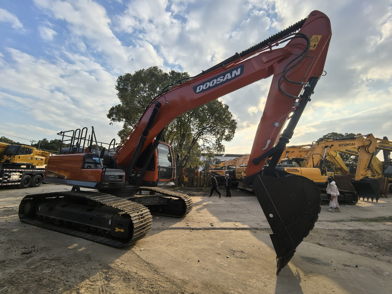 Doosan DX300LC Crawler Excavator - Crawler excavator: picture 4 Doosan DX300LC Crawler Excavator - Crawler excavator: picture 4