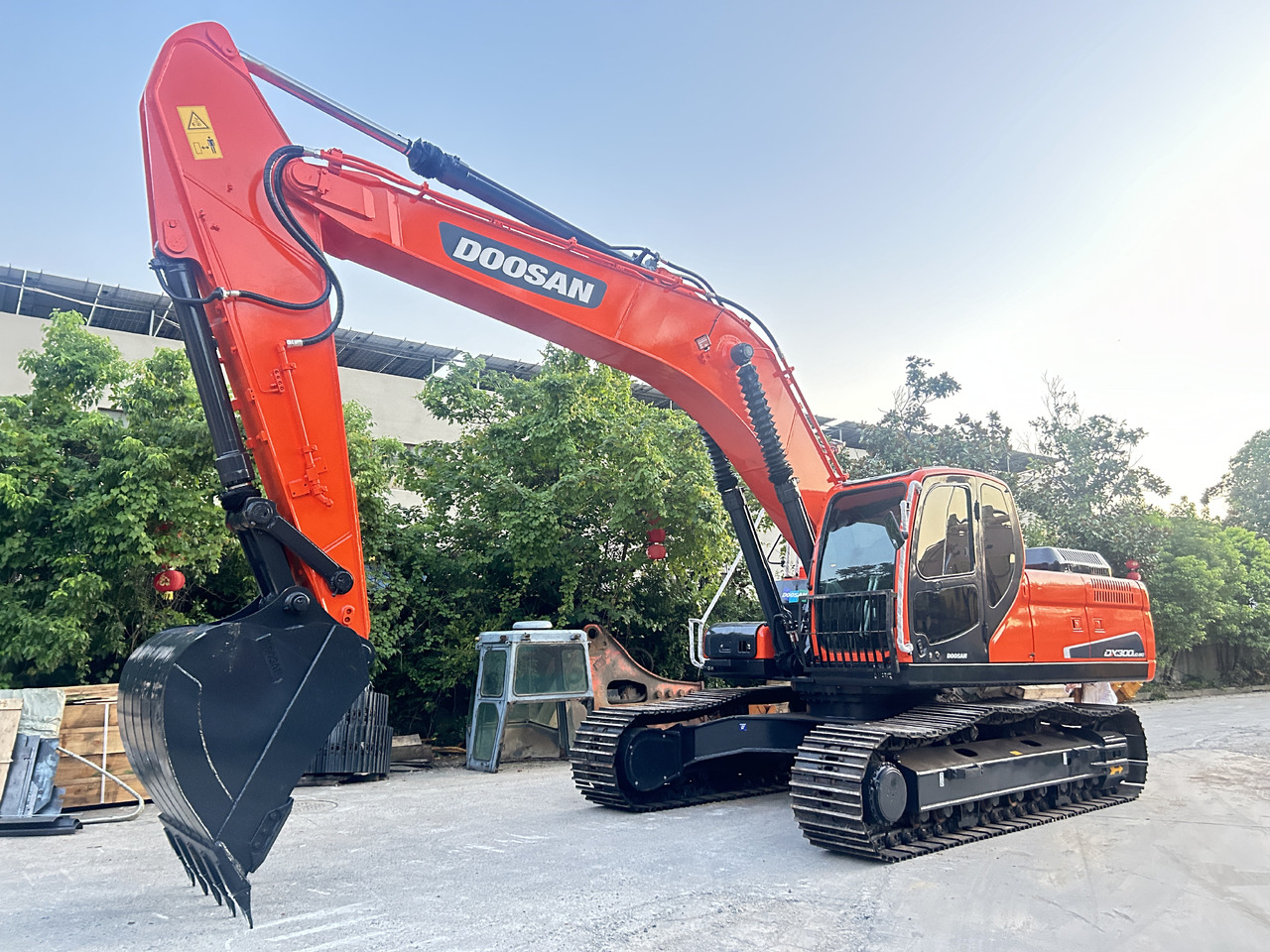 Doosan Dx300LC-9C  Crawler Excavator - Crawler excavator: picture 1 Doosan Dx300LC-9C  Crawler Excavator - Crawler excavator: picture 1
