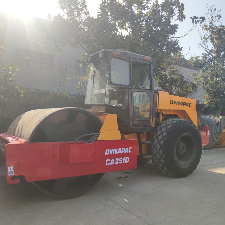 Dynapac CA251D - Road roller: picture 1 Dynapac CA251D - Road roller: picture 1