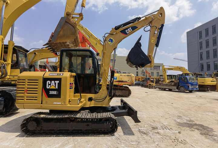 Good Condition Mini Excavator 7.5Ton Cat 306e2 Hydraulic Crawler second hand Mini digger For Sale - Crawler excavator: picture 2 Good Condition Mini Excavator 7.5Ton Cat 306e2 Hydraulic Crawler second hand Mini digger For Sale - Crawler excavator: picture 2
