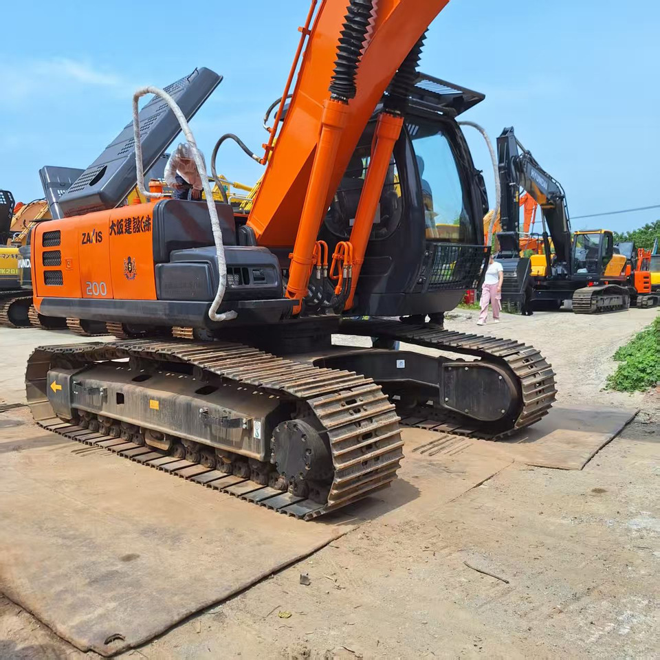 Hitachi ZX200 Excavator - Crawler excavator: picture 1 Hitachi ZX200 Excavator - Crawler excavator: picture 1