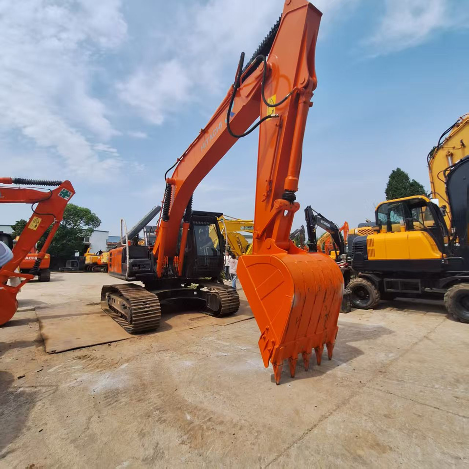Hitachi ZX200 Excavator - Crawler excavator: picture 5 Hitachi ZX200 Excavator - Crawler excavator: picture 5