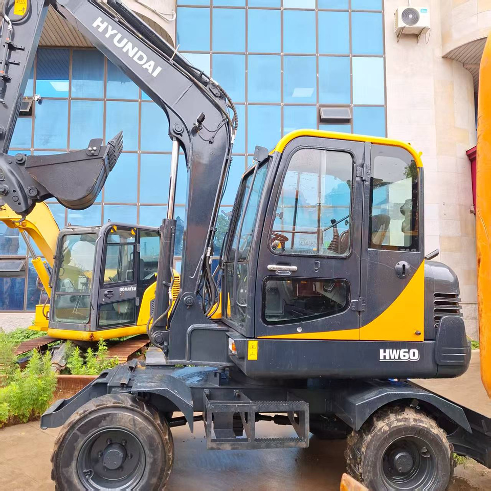 Hyundai 60w-9 wheel excavator - Wheel excavator: picture 1 Hyundai 60w-9 wheel excavator - Wheel excavator: picture 1