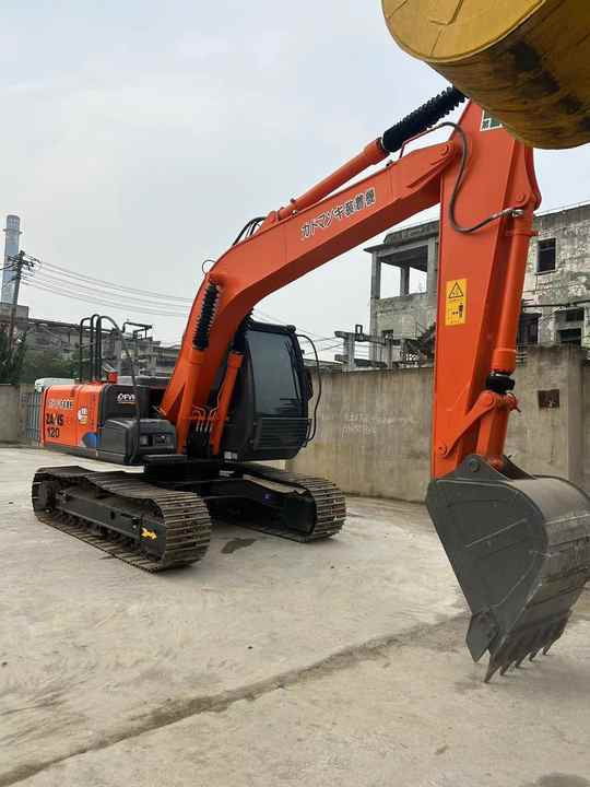 Japan Made Hitachi Crawler excavator Hitachi ZX120 Hydraulic Excavator with good price - Crawler excavator: picture 3 Japan Made Hitachi Crawler excavator Hitachi ZX120 Hydraulic Excavator with good price - Crawler excavator: picture 3