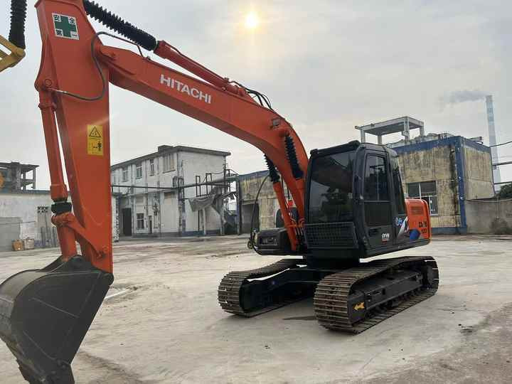 Japan Made Hitachi Crawler excavator Hitachi ZX120 Hydraulic Excavator with good price - Crawler excavator: picture 4 Japan Made Hitachi Crawler excavator Hitachi ZX120 Hydraulic Excavator with good price - Crawler excavator: picture 4