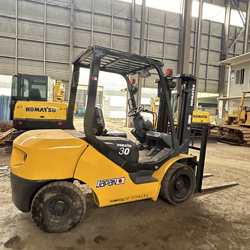 Komatsu FD30 Forklift - Diesel forklift: picture 4 Komatsu FD30 Forklift - Diesel forklift: picture 4