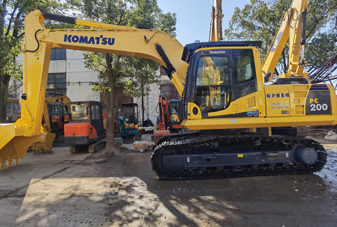 Komatsu PC200-8 Excavator - Crawler excavator: picture 3 Komatsu PC200-8 Excavator - Crawler excavator: picture 3