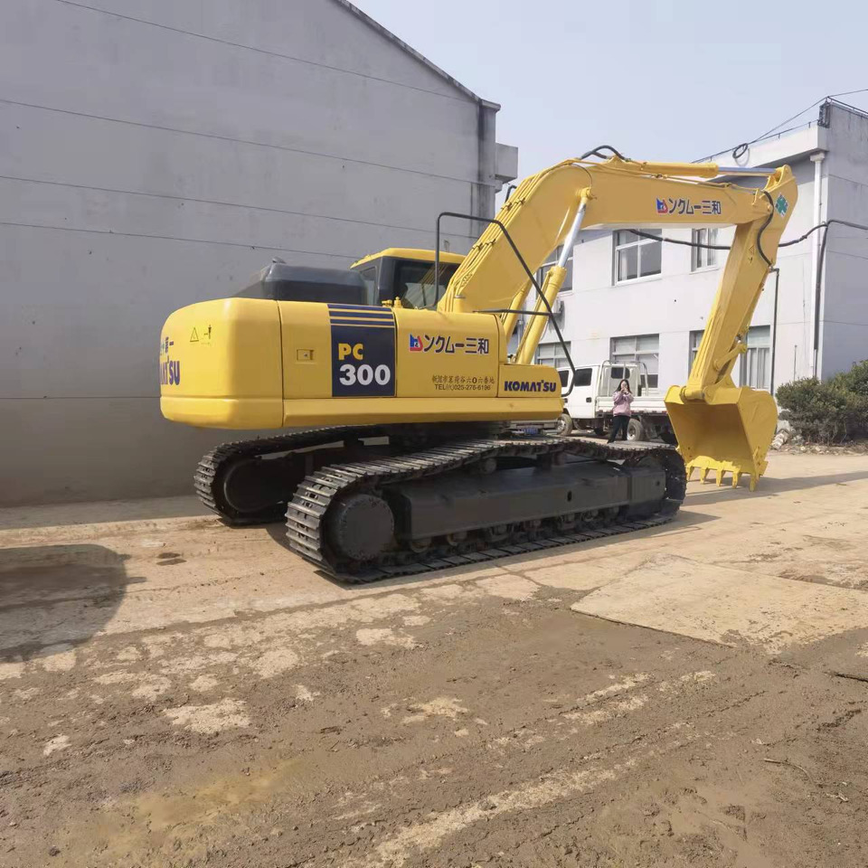 Komatsu PC300-7 Excavator - Crawler excavator: picture 1 Komatsu PC300-7 Excavator - Crawler excavator: picture 1
