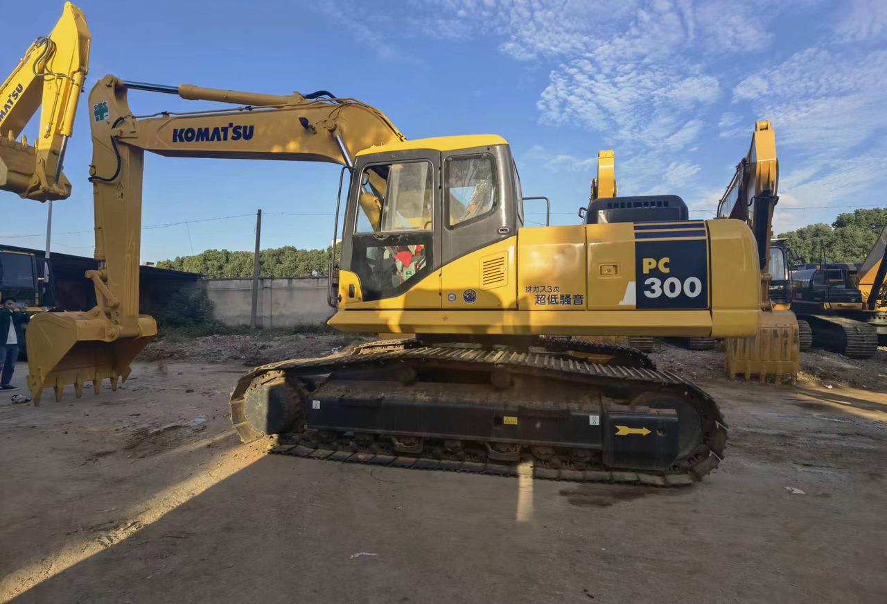 Komatsu PC300-7 Excavator - Crawler excavator: picture 2 Komatsu PC300-7 Excavator - Crawler excavator: picture 2