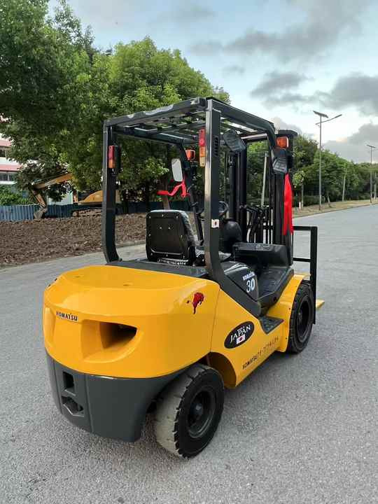 New arriver second hand Komatsu FD30 forklift with good performance cheap used forklift for sale - Diesel forklift: picture 2 New arriver second hand Komatsu FD30 forklift with good performance cheap used forklift for sale - Diesel forklift: picture 2