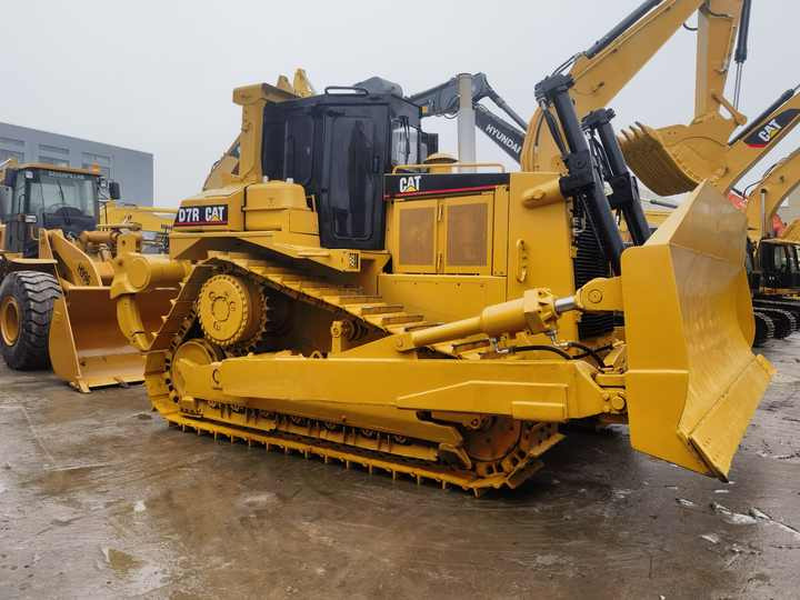 Original Japan Bulldozer Caterpillar D7R Cat D7R/Used CAT Bulldozer D6 D7 D7R D7G for sale - Bulldozer: picture 5 Original Japan Bulldozer Caterpillar D7R Cat D7R/Used CAT Bulldozer D6 D7 D7R D7G for sale - Bulldozer: picture 5