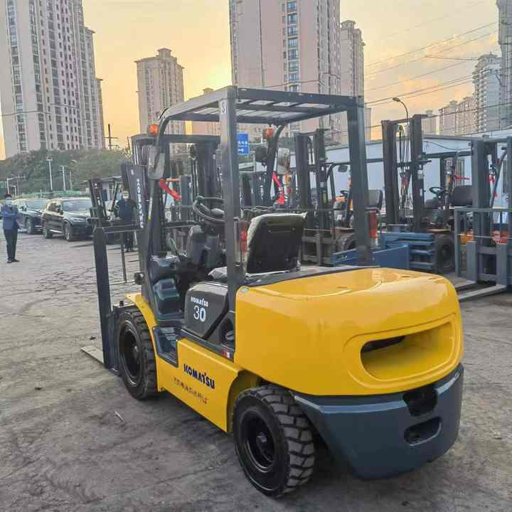 Second Hand Komatsu FD30 Forklift Comfortable and Convenient used komatsu fd30 with good condition for sale - Diesel forklift: picture 5 Second Hand Komatsu FD30 Forklift Comfortable and Convenient used komatsu fd30 with good condition for sale - Diesel forklift: picture 5