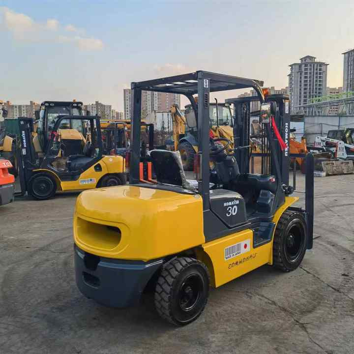 Second Hand Komatsu FD30 Forklift Comfortable and Convenient used komatsu fd30 with good condition for sale - Diesel forklift: picture 3 Second Hand Komatsu FD30 Forklift Comfortable and Convenient used komatsu fd30 with good condition for sale - Diesel forklift: picture 3