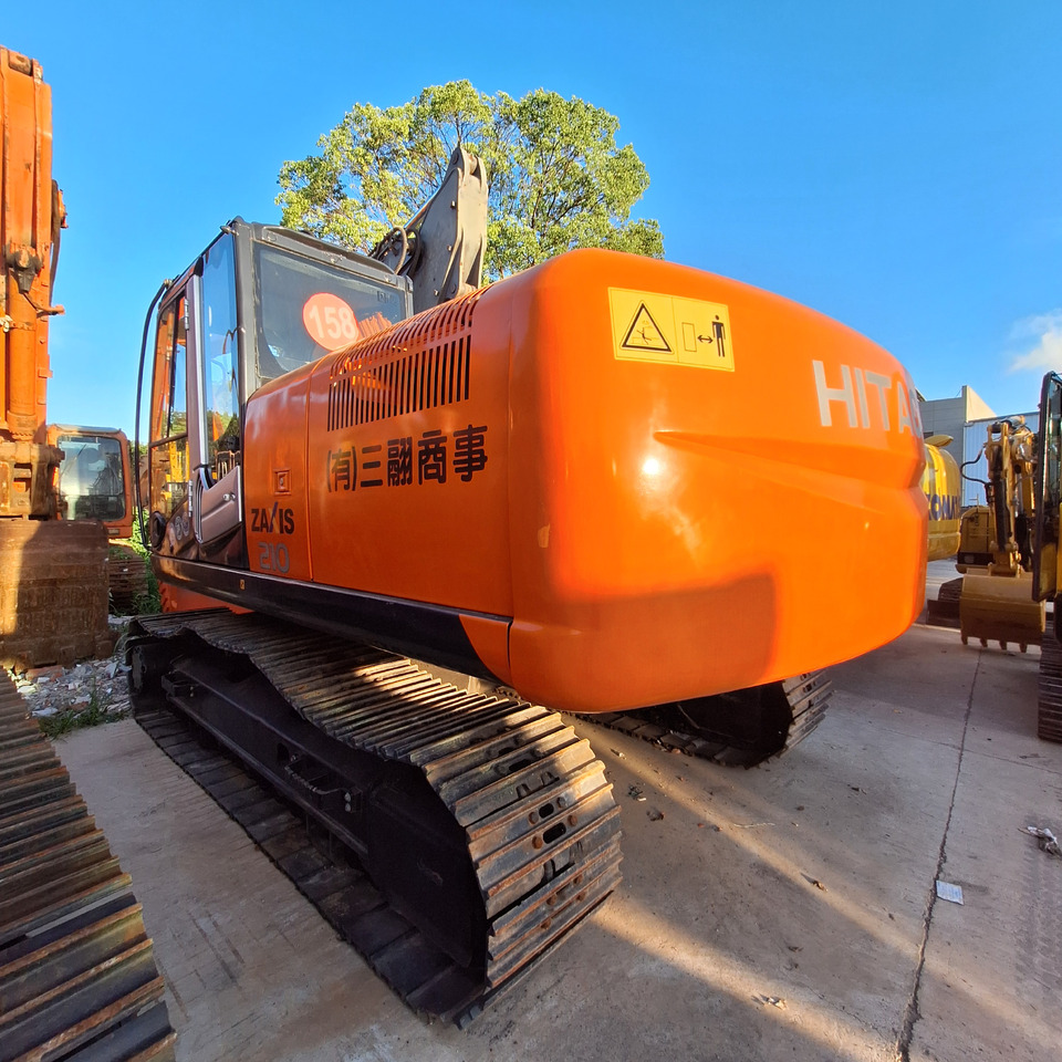 Second hand Hitachi ZX210 excavator - Excavator: picture 4 Second hand Hitachi ZX210 excavator - Excavator: picture 4