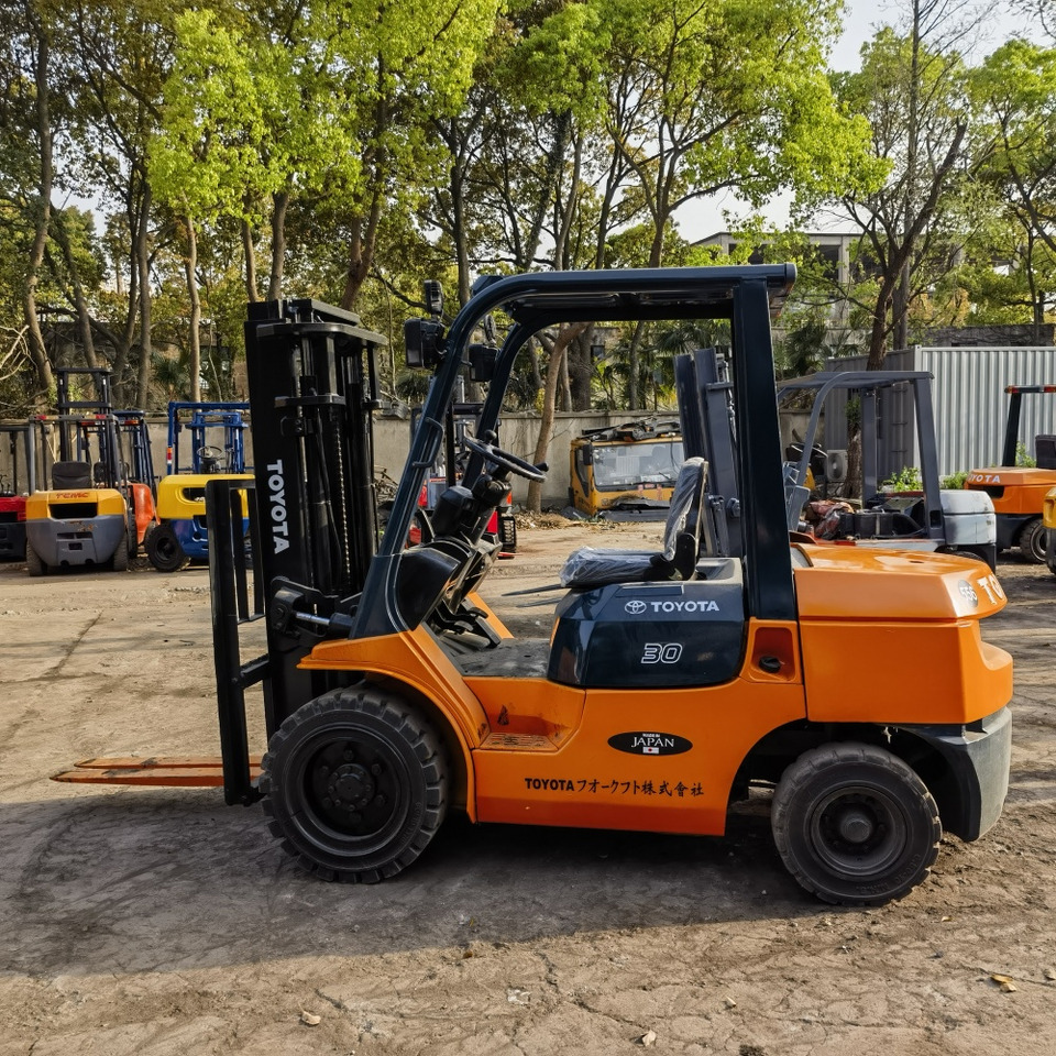 Toyota FD30 Forklift - Diesel forklift: picture 2 Toyota FD30 Forklift - Diesel forklift: picture 2