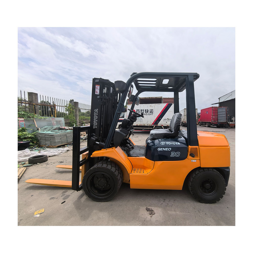 Used Toyota FD30 forklift - Diesel forklift: picture 1 Used Toyota FD30 forklift - Diesel forklift: picture 1