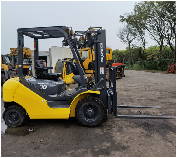 Second hand Komatsu Forklift FD30 with Low price and high performance for sale in shanghai - Diesel forklift: picture 1 Second hand Komatsu Forklift FD30 with Low price and high performance for sale in shanghai - Diesel forklift: picture 1