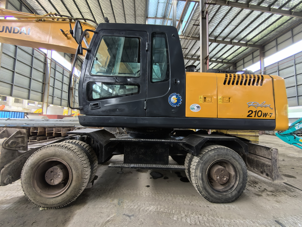 Used hyundai R210W-7 wheel excavator - Wheel excavator: picture 1 Used hyundai R210W-7 wheel excavator - Wheel excavator: picture 1