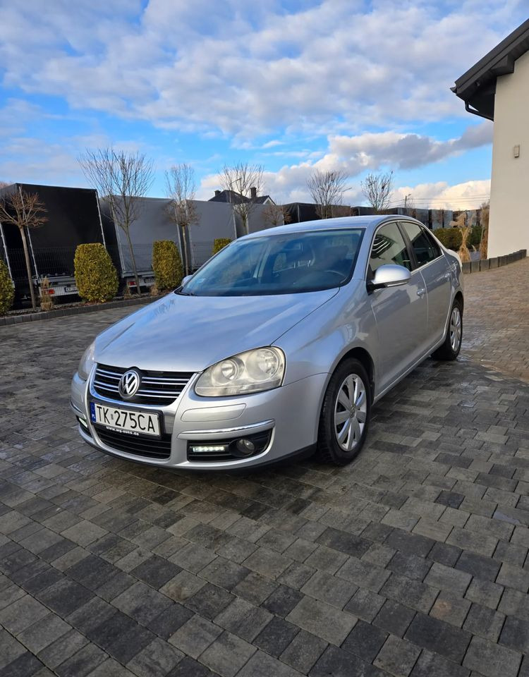 Volkswagen Jetta 2.0 TDI Sportline - Sedan: picture 2 Volkswagen Jetta 2.0 TDI Sportline - Sedan: picture 2