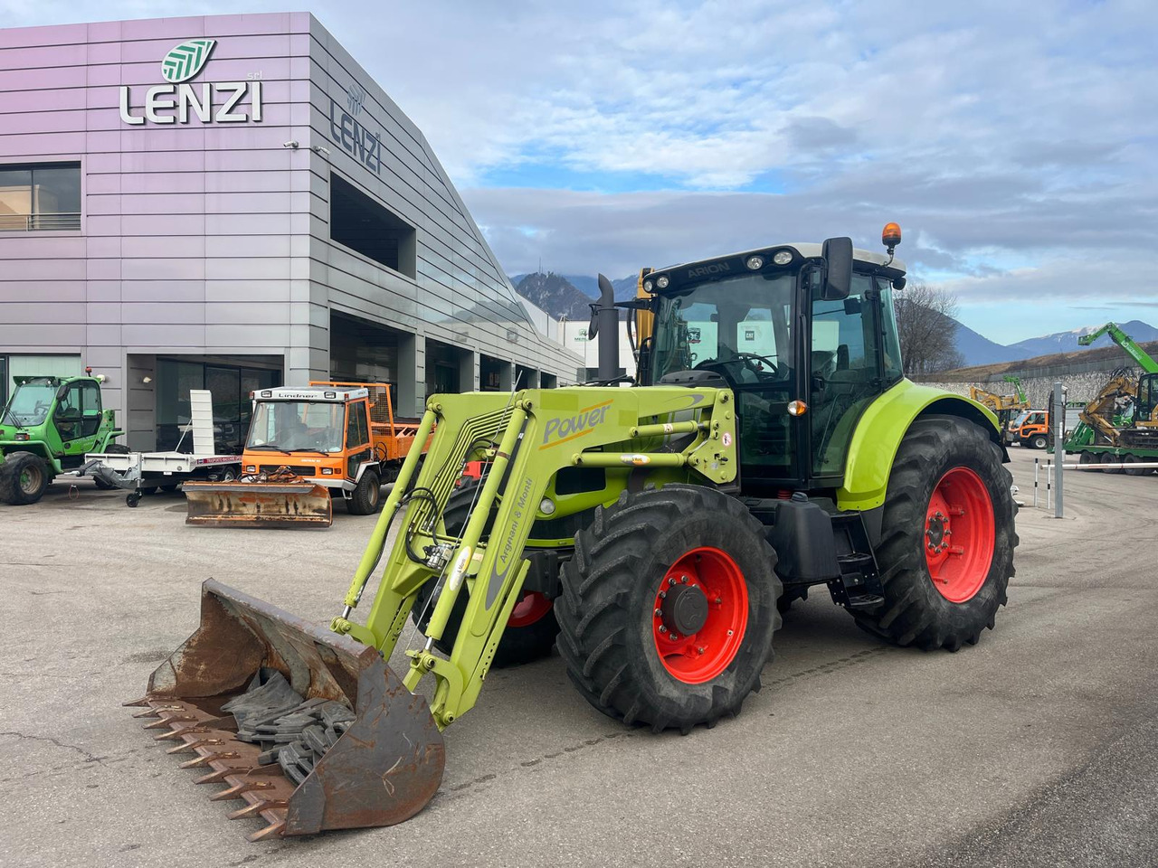 CLAAS ARION 630 - Farm tractor: picture 2 CLAAS ARION 630 - Farm tractor: picture 2