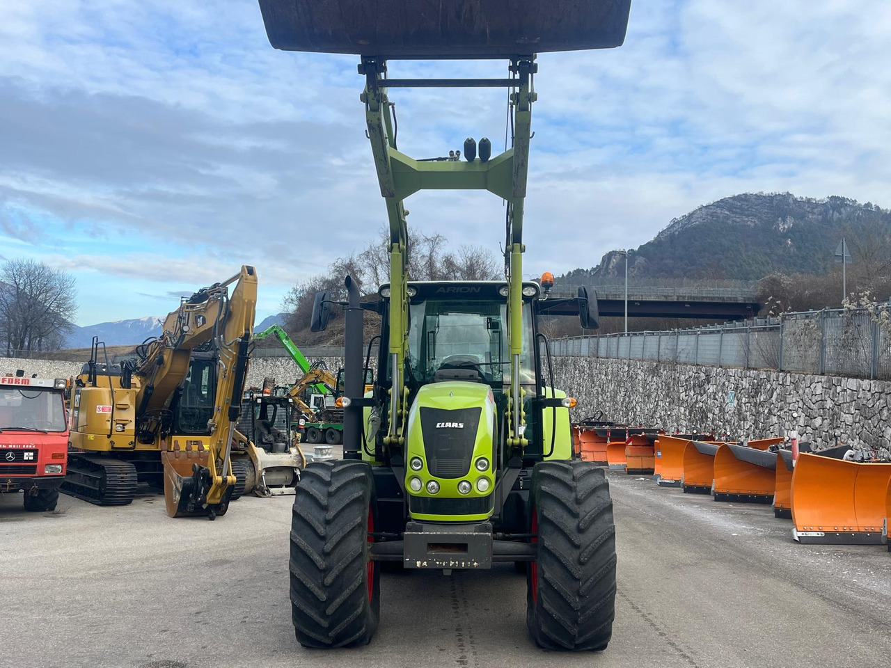 CLAAS ARION 630 - Farm tractor: picture 4 CLAAS ARION 630 - Farm tractor: picture 4