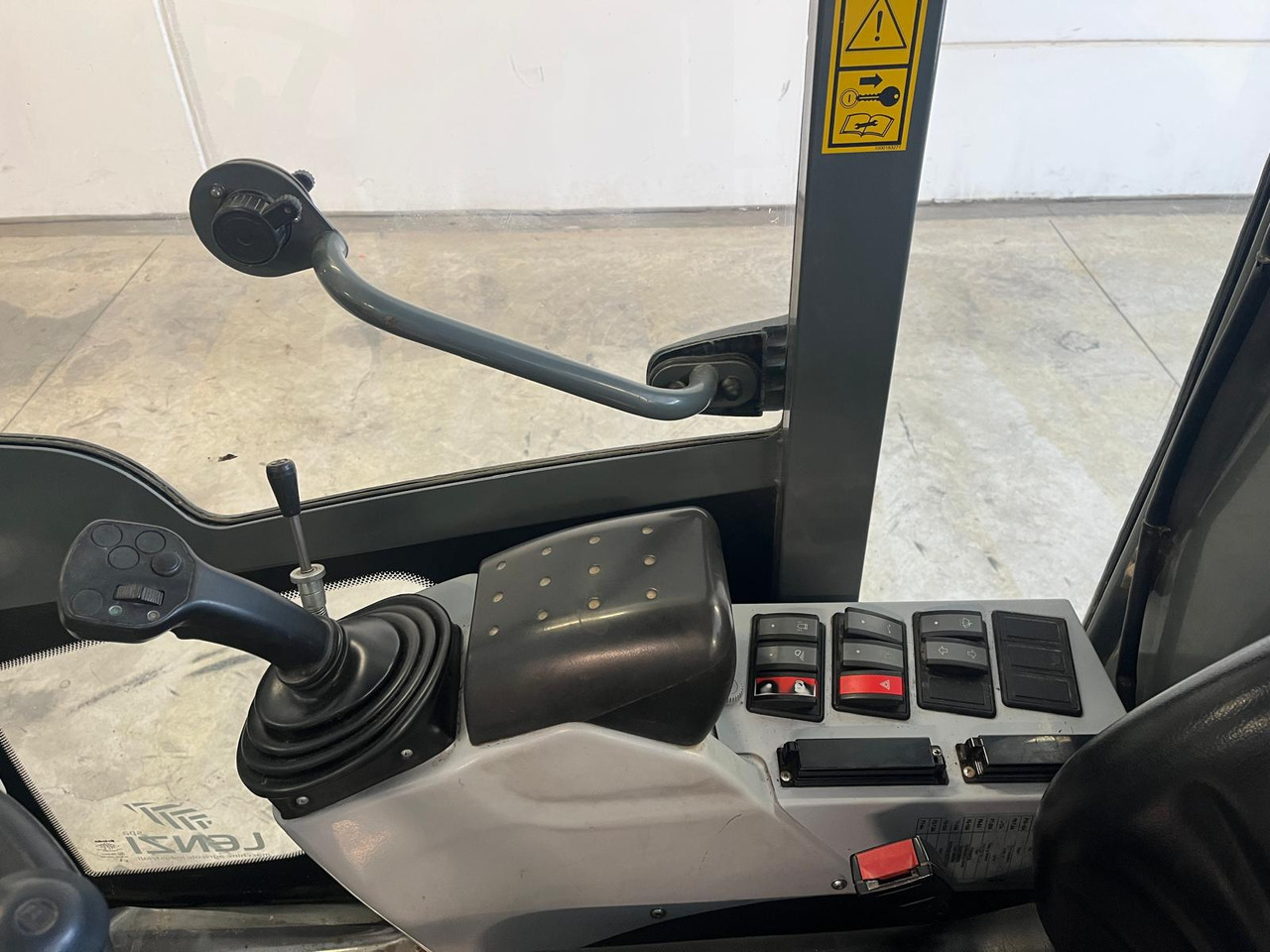 Wheel loader KRAMER ALLRAD 350: picture 9