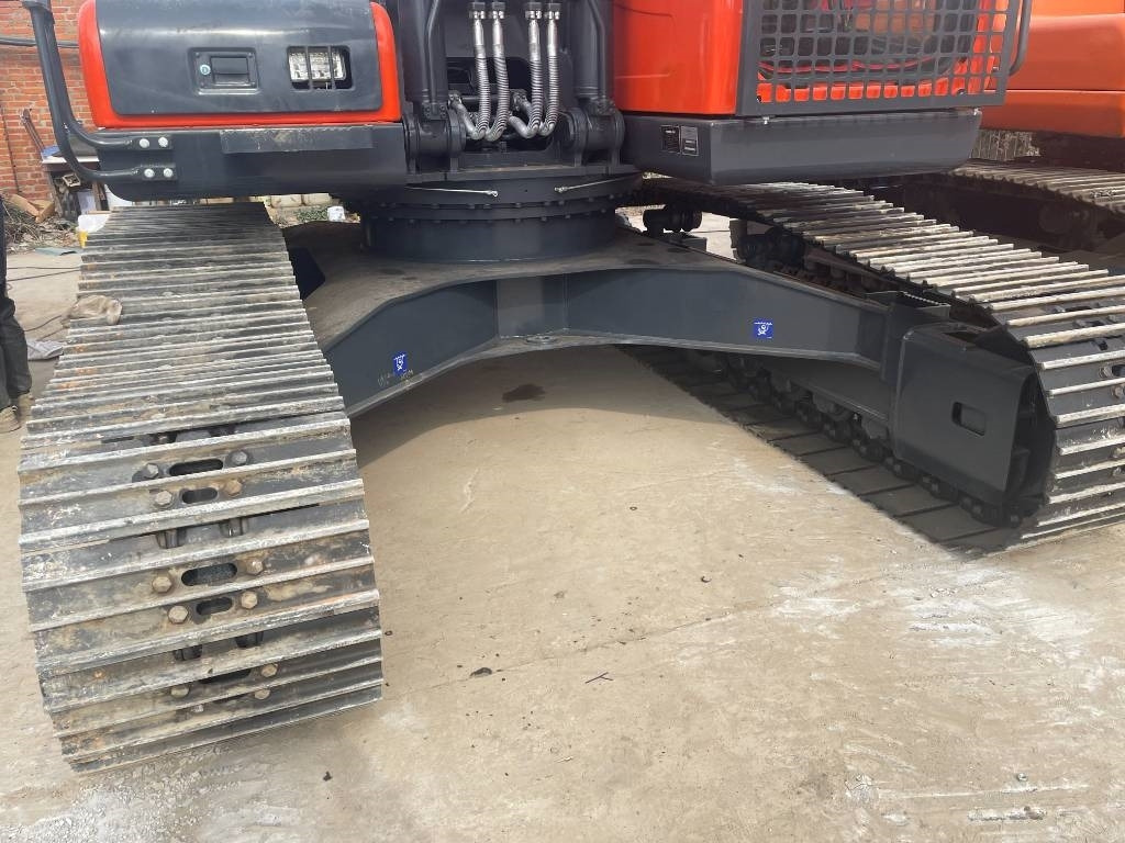 Crawler excavator Doosan DX 225: picture 9