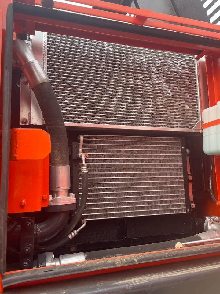 Doosan DX 225 - Crawler excavator: picture 4 Doosan DX 225 - Crawler excavator: picture 4