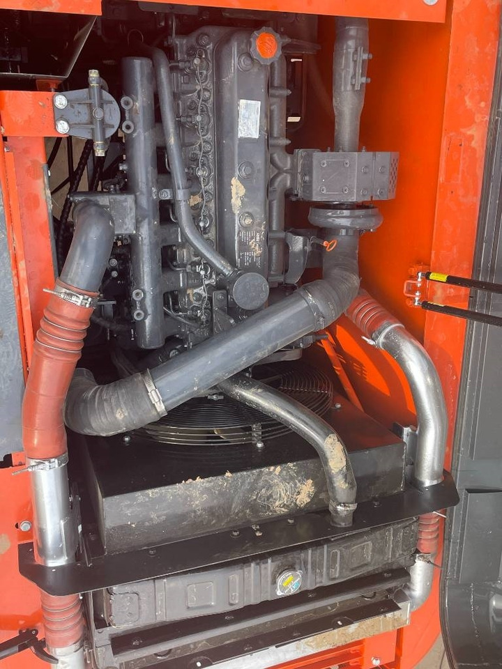 Crawler excavator Doosan DX 225: picture 12