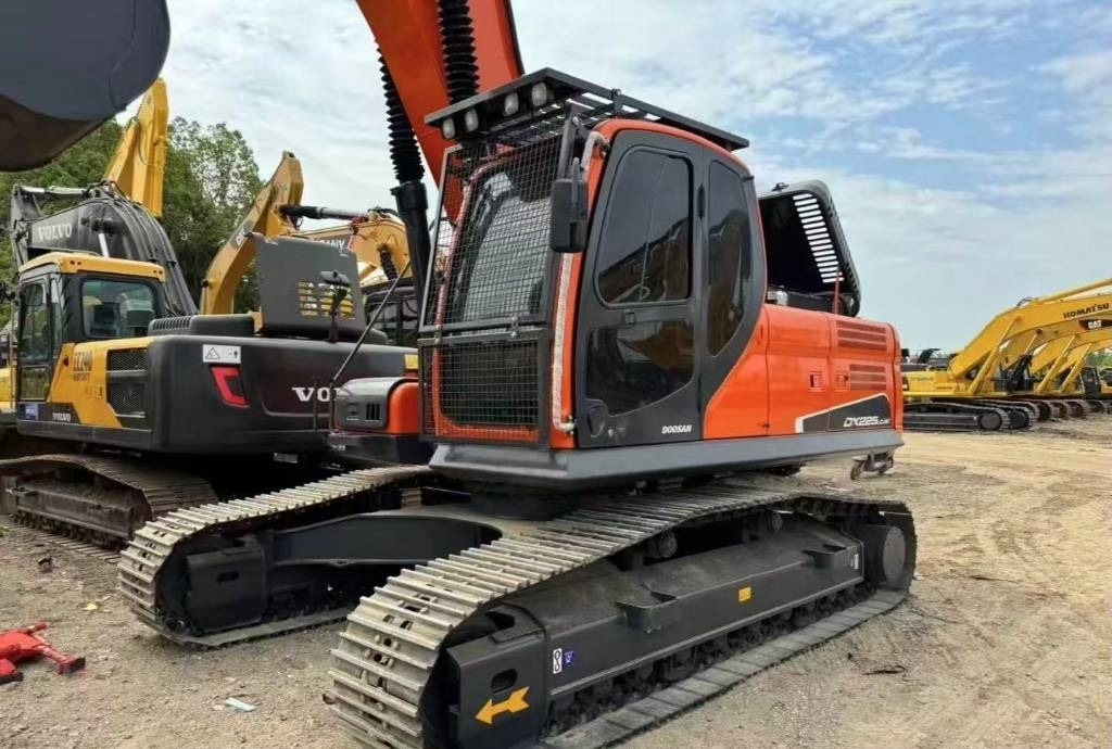 Doosan DX 225 - Crawler excavator: picture 4 Doosan DX 225 - Crawler excavator: picture 4