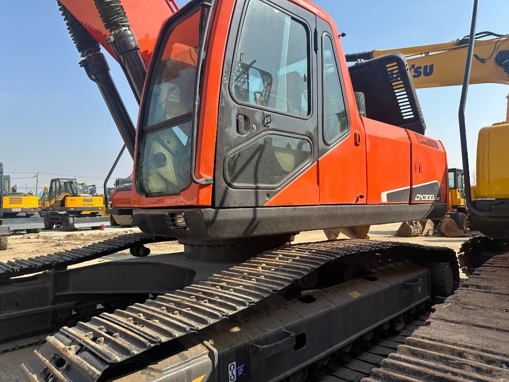 Doosan DX 300 - Crawler excavator: picture 5 Doosan DX 300 - Crawler excavator: picture 5