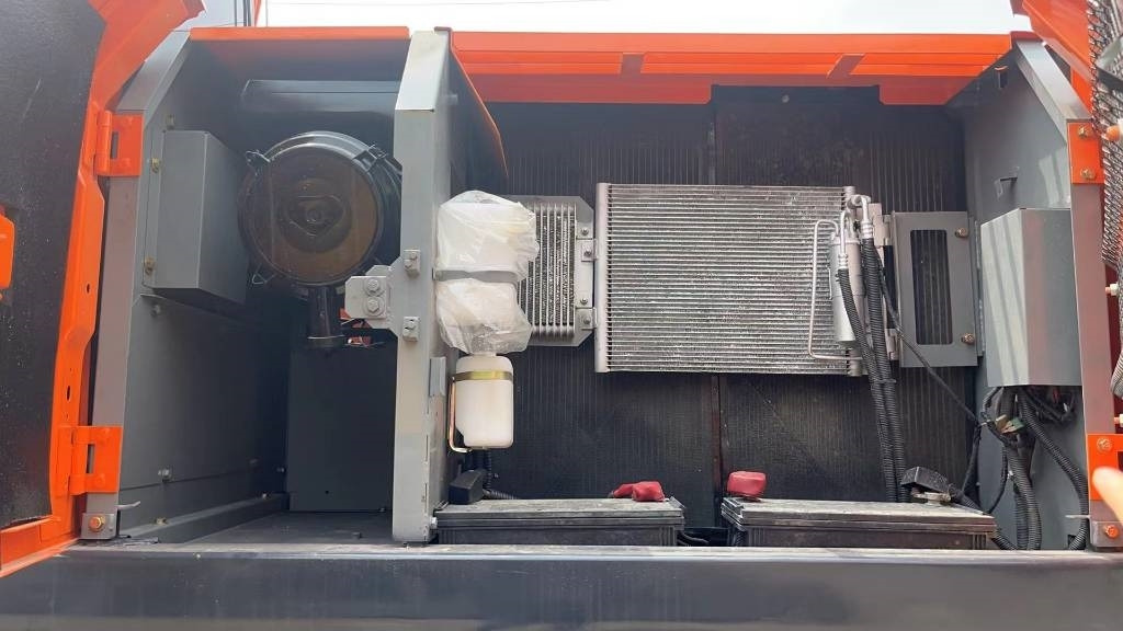 Crawler excavator Hitachi Zaxis 210 H-3 [ Copy ]: picture 8