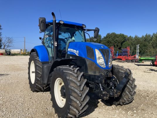 New Holland T7.210 - Farm tractor: picture 3 New Holland T7.210 - Farm tractor: picture 3